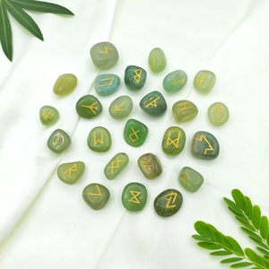 Precio directo de fábrica en juegos de Runas de cristal de Aventurina verde natural de ágata Soha para curación espiritual y meditación en venta - Product Image 1