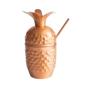 Taza de cobre de piña de diseño moderno con textura elegante Ideal para cócteles de té de café y mesas elegantes - Product Image 1