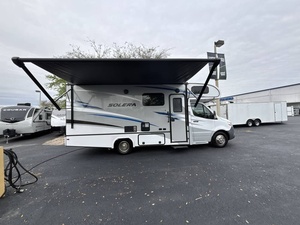 Vendedor Verificado de F-o-r-e-s-t R-i-v-e-r S-o-l-e-r-a 24SRC Usado del 2024, Listo para Viajar - Product Image 3
