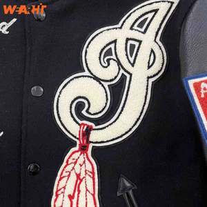 Veste universitaire en laine et cuir pour hommes, design OEM, avec col montant, logo personnalisé, broderie en chenille, vêtements de rue pour l'hiver - Product Image 4