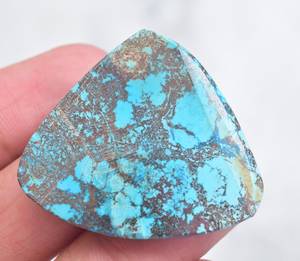 100% pierres précieuses naturelles de taille calibrée en forme de trillion pour la fabrication de bijoux par le grossiste et fournisseur indien en vrac - Product Image 1