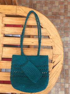 Sac à main en raphia de Madagascar avec poignées à pompons, petit sac seau pour femme, pochette mignonne à fermeture ouverte - Product Image 3