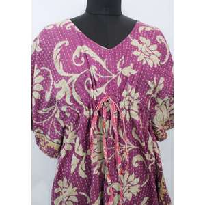 Tunique, caftan, kimono, ou cache-maillot de bain vintage bohème hippie Kantha pour femme - Product Image 2