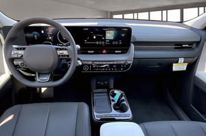 รถยนต์ไฟฟ้ามือสองคุณภาพดี ปี 2025 รุ่นหรู SUV ขับเคลื่อนสี่ล้อแบบมอเตอร์เดี่ยว พวงมาลัยซ้าย ล้อแม็ก R17 150-200 แรงม้า แรงบิด 200-300 นิวตันเมตร ระยะทางวิ่งไกล Ioniq 5 ลิเธียม - Product Image 3