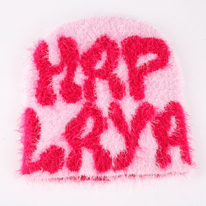 Vente en gros de bonnets en acrylique unisexes, accessoires tricotés confortables et personnalisés avec logo personnalisé pour l'hiver et l'automne, conçus pour femmes - Product Image 3