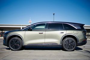 2026 LU-CYD GRA-VITY Dream Edition Low Mileage Sound Engine Transmission <b>Panoramic</b> Sunroof LED Headlights Ready to Ship - Product Image 4
