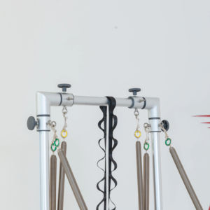 Reformer <span class=keywords><strong>de</strong></span> <span class=keywords><strong>Pilates</strong></span> con <span class=keywords><strong>Torre</strong></span> <span class=keywords><strong>de</strong></span> Alta Calidad, Medio Trapecio <span class=keywords><strong>de</strong></span> Madera, Reformer Clínico <span class=keywords><strong>de</strong></span> Microfibra con <span class=keywords><strong>Torre</strong></span> - Product Image 3