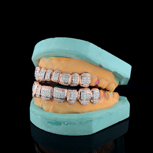 Joyería 18K chapado en oro rosa Moissanite dientes Grillz Invisible con corte princesa 925 Plata VVS personalizado Hip Hop Iced Out Grillz - Product Image 3
