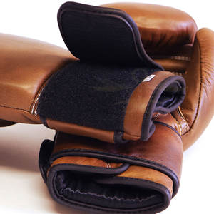 Gants de boxe professionnels en cuir avec logo personnalisé pour les arts martiaux en vente - Product Image 6