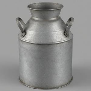 Boîte de lait galvanisée rustique de qualité supérieure avec un classique parfait pour les cafés en plein air, les cuisines, les intérieurs inspirés du jardin et de la ferme - Product Image 2