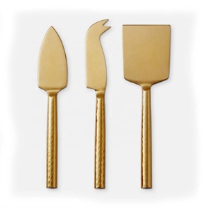 Trancheuse à fromage en marbre blanc Couteau à manche en acier inoxydable doré Épandeur avec manche solide martelé Épandeur à fromage - Product Image 4