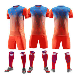 Fabricación de fábrica Color personalizado Ecológico Transpirable Impresión digital Camisetas y pantalones cortos de fútbol con logotipo personalizado para hombres adultos - Product Image 3