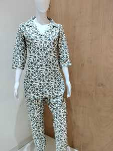 ชุดดีไซน์เนอร์ผ้าเรยอนหนาและสวยชุดดีไซน์เนอร์ผ้าเรยอนสไตล์ทันสมัยทันสมัยทันสมัยล่าสุดพร้อมผู้จัดจำหน่ายงานพิมพ์จาก surat - Product Image 6