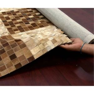 Tapis et ensembles de tapis géométriques modernes en cuir naturel marron et beige, tissage plat et échec et mat - Product Image 3