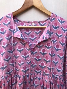 Vestido Midi de Gasa de Algodón con Estampado Floral y Escote Profundo, Suministro al por Mayor para Mujer al Mejor Precio - Product Image 4