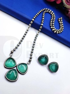 Gorgeous Brass Silver Necklace with Beautiful Monalish Stone Work <b>Oxidized</b> Pearl As Main Stone Stunning Design for Gifts - Product Image 4