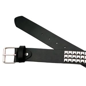 Ceinture en cuir de style punk pour homme et femme, fabriquée par un fabricant professionnel, avec des rivets en métal pyramidales et des perles carrées - Product Image 4