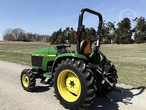 Tracteur à chenilles JOHN DEERE 4300 35HP de 1999 avec moteur et boîte de vitesses - Product Image 3