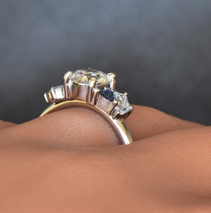 Bague de fiançailles originale en diamant de laboratoire de coupe ronde, bague de mariage en diamant de laboratoire en grappe de saphir 1.75 Ctw cadeau de bague en diamant rond - Product Image 4