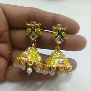 Pendientes de latón indios Kundan Meena Jhumka para niñas y mujeres, a la moda ropa de fiesta, joyería de latón a la moda, producto a granel - Product Image 1