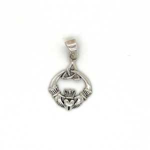 Elegante colgante Claddagh - Product Image 1