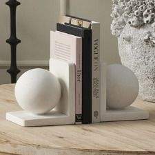 Porte-livres pyramidaux verticaux en marbre, style Art déco élégant, pour une organisation compacte et moderne des bibliothèques à la maison ou au bureau, fabriqués à la main. - Product Image 3