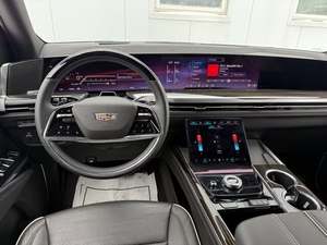 Cadillac Escalade Premium Luxury SUV 2024 USADO, 4x4, Automático, Volante a la Izquierda, Neumáticos R20, Interior Oscuro, Asientos de Cuero, Panorámico - Product Image 6