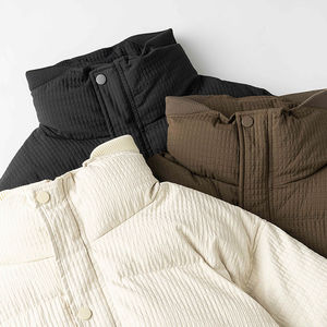 Vente en gros de vêtements d'hiver à la mode de couleur noire manteaux de créateurs veste en duvet pour hommes taille plus imperméable et souple d'extérieur - Product Image 6
