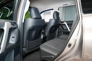 NOUVEAU/OCCASION TOYOTA LAND CRUISER 3.0L DIESEL BOÎTE DE VITESSES MANUELLE COULEUR GRIS SUV 130KW - 177HP - Product Image 4