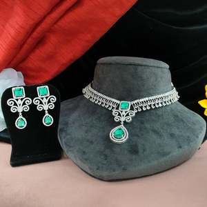 Ensemble collier de diamants américains étincelles intemporelles Eternal Shine Diamant artificiel de la meilleure qualité idéal pour toutes les occasions - Product Image 3