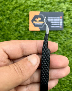 แหนบต่อขนตาสีดำทำด้วยมือพร้อมปลายแหลมทำจากสแตนเลสสตีลแข็ง - Product Image 4