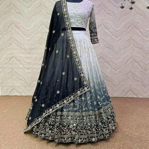 Lehenga Choli Fait Main de Haute Qualité pour Femme, Robe en Soie Brodé et Filet, Tenue de Mariage et de Fête, Imprimé à la Main, Vêtement Traditionnel Moderne - Product Image 1