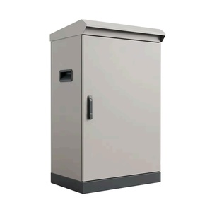 Armoire de stockage d'énergie intégrée extérieure à toit incliné, armoire électrique professionnelle avec protection contre la pluie pour projets d'infrastructure - Product Image 1