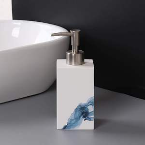 Ensemble de salle de bain en résine de luxe pour maisons modernes Ensemble d'accessoires de salle de bain en résine faits à la main Ensemble de salle de bain en résine design au prix le plus bas - Product Image 6