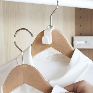 Percha de madera de forma personalizada para armario, baño, sala de estar, para hoteles y boutiques - Product Image 2