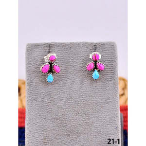 Pendientes de tuerca vintage de inspiración sureño, de plata de ley turquesa, con diseño de flor de perla engastada en bisel inspirado en el algodón de azúcar, para fiestas - Product Image 4