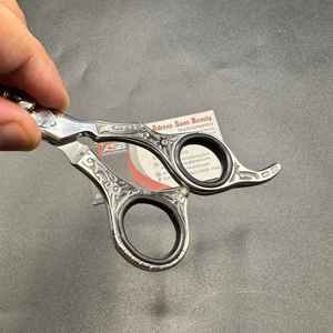 Ciseaux de coiffeur japonais en acier inoxydable de 6 pouces avec lame droite argentée tranchante vis réglable ciseaux de coiffure de beauté - Product Image 3