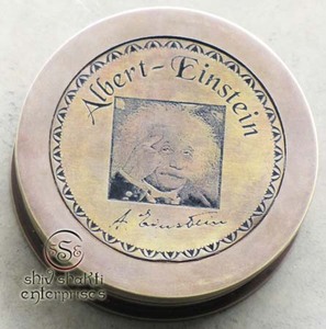Brújula de latón antiguo Albert Einstein Brújula de bolsillo Náutica de Estilo Vintage para senderismo y regalos - Product Image 4