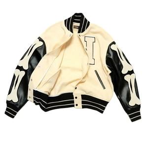 Personalizado de lujo negro Varsity Chaquetas Chaqueta de los hombres de manga de cuero Letterman Varsity hombre chaquetas - Product Image 2