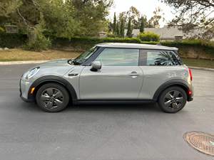 Mini Cooper S Hardtop 2023 de Aspecto Elegante, Transmisión Manual de 6 Velocidades, Motor Turbo de 4 Cilindros - Product Image 4