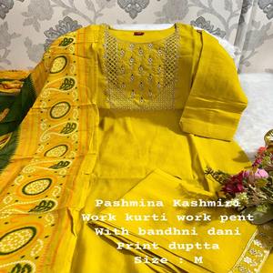 Excelente calidad, Ropa Étnica de tendencia más elegante, muselina de último diseñador con trabajo manual, pantalón Kurti y moda de mujer Dupatta - Product Image 1