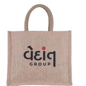 Vente en gros de sacs fourre-tout en jute noir pliable et naturel avec logo personnalisé 38x45x8cm avec fermeture à glissière, épaule et ruban avec poignée Shopping personnalisé - Product Image 1
