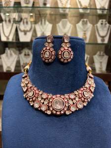 Exclusivo collar Kundan chapado en oro de primera calidad con pendientes para mujer joyería de diseñador para colección de ropa de boda - Product Image 2