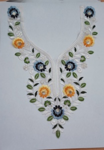 Col brodé ethnique élégant avec embellissements appliques 3D - Product Image 6