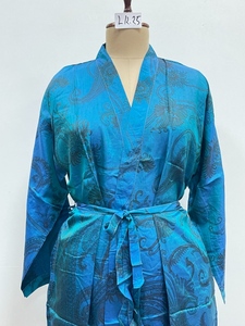 Robe Kimono d'été en Soie Faite Main pour Femme, Col en V, Manches Longues, Double Poches Avant, Taille Unique, Prix de Gros - Product Image 5