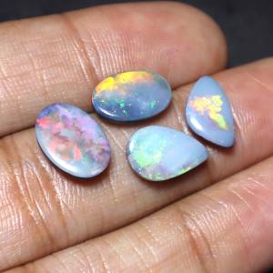 Opale Doublette Naturelle d'Australie Cabochon Opale Doublette Multi-Feu pour la Fabrication de Bijoux Haute Qualité 11x6mm-12x9mm Formes Mixtes 10 - Product Image 1