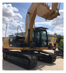 Chargeuse-pelleteuse Caterpillar 262D3, capacité de charge nominale de 200 tonnes, puissance de 75 kW, offrant un contrôle précis et un fonctionnement fluide - Product Image 3