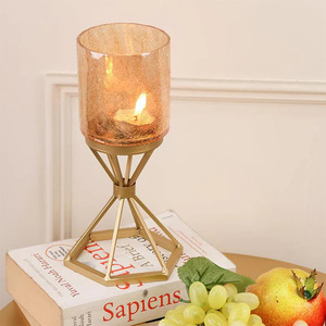Bougeoir moderne avec bocal en verre, parfait pour une bougie chaude et invitante d'inspiration vintage - Product Image 3