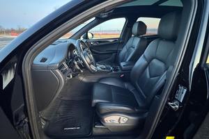 Porsche Macan T 2.0L Turbo 4 cylindres d'occasion propre, modèle 2023 - Product Image 4