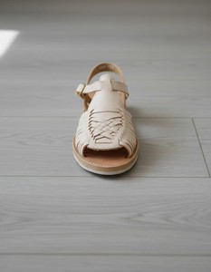Sandales plates pour femmes avec fermeture à boucle à la cheville, légères et respirantes, semelle en caoutchouc - Utilisation en extérieur toute saison - Product Image 4